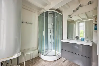 Salle de bains dans l'établissement Cottage Côté Mer - A 1km de la plage