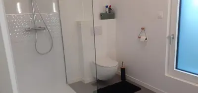 Salle de bains dans l'établissement Gite des Pommiers
