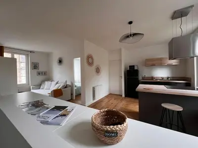 Cuisine ou kitchenette dans l'établissement Appartement centre - Avranches