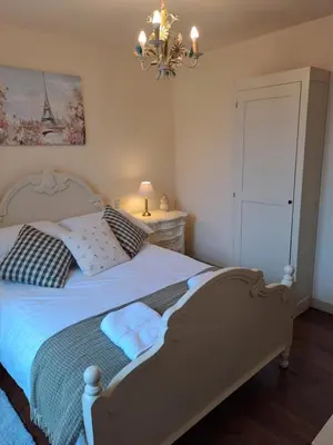 Un ou plusieurs lits dans un hébergement de l'établissement Chateau de Chambres Mont St Michel