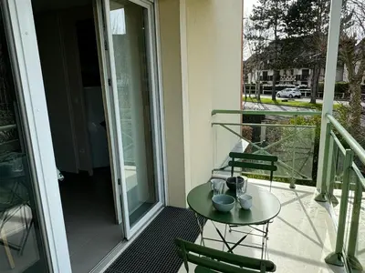 Balcon ou terrasse dans l'établissement Appartement Moderne près de la Plage et du Centre - 2 Chambres, Balcon, Parking, Animaux Acceptés - FR-1-487-363