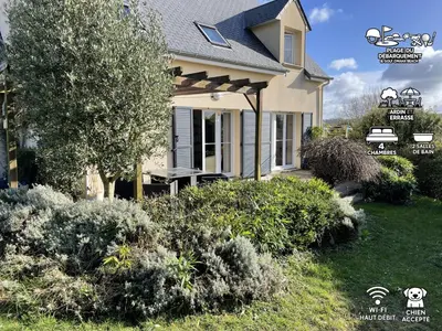 Jardin de l'établissement Maison calme et cosy à Port-en-Bessin près du golf et de la mer