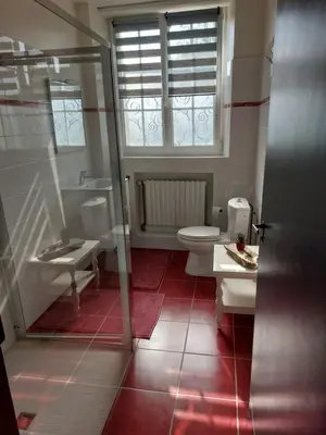 Salle de bains dans l'établissement Le Spot de Saint Laurent