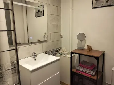 Salle de bains dans l'établissement Studio chaleureux Caen