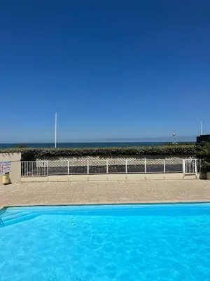 Piscine de l'établissement Appartement Douillet - Vue Mer - Piscine/ Tennis ou située à proximité