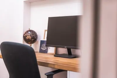 Télévision ou salle de divertissement dans l'établissement L'Olivera : entre évasion, sport et nature