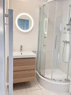 Salle de bains dans l'établissement CABOURG - 2 PIÈCES avec Balcon et parking- Hyper Centre et Plage