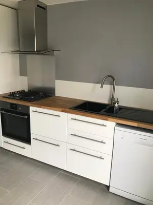 Cuisine ou kitchenette dans l'établissement Villa les hortensias