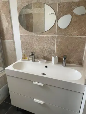 Salle de bains dans l'établissement Villa les hortensias