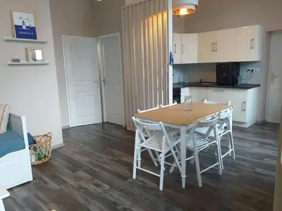 Cuisine ou kitchenette dans l'établissement La Cabane du Roc