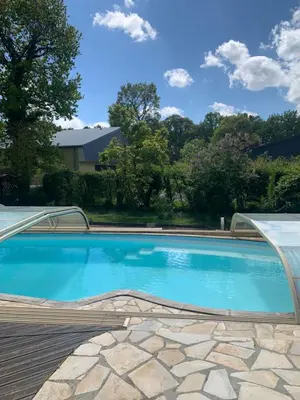 Piscine de l'établissement GITE Au Dessus des Pâquerettes ou située à proximité