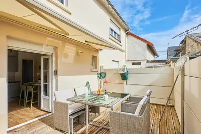 Balcon ou terrasse dans l'établissement Les Violettes - Appt à 200 m de la plage