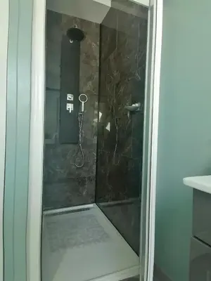 Salle de bains dans l'établissement La Planche