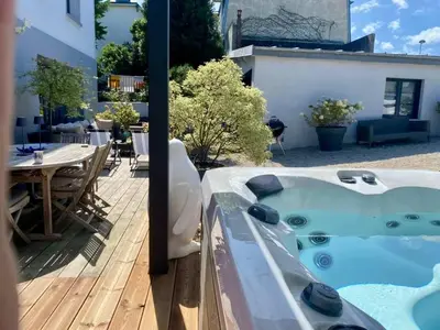 Piscine de l'établissement La Clef Decamp Donvillaise 15 pers jacuzzi, 8 min à pied plage ou située à proximité