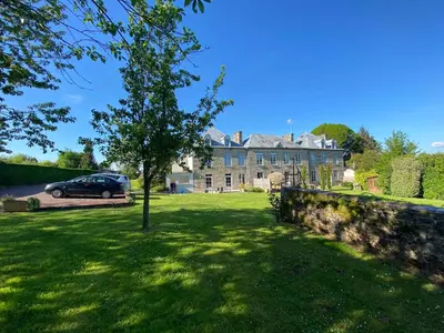 Jardin de l'établissement La Clef Decamp Clos Minotte 30 pers jacuzzi, billard, baby-foot
