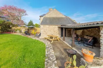 Jardin de l'établissement La Baie - Belle maison de charme -Jardin et Parking