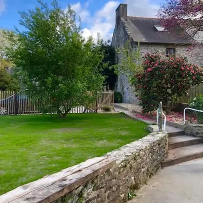 Jardin de l'établissement La Baie - Belle maison de charme -Jardin et Parking