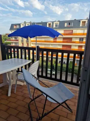 Balcon ou terrasse dans l'établissement Charmant studio dans résidence front de mer