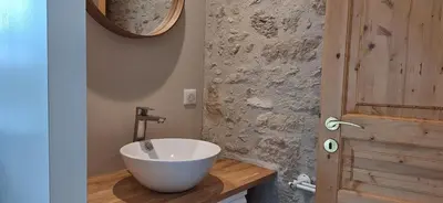 Salle de bains dans l'établissement Porte 5