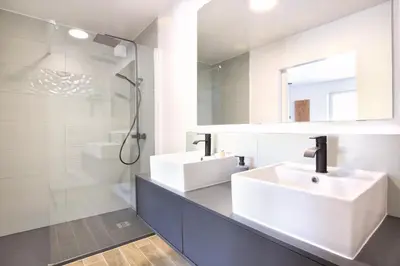 Salle de bains dans l'établissement L'Eden E&M - Belle maison 8 voyageurs