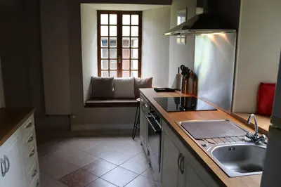 Cuisine ou kitchenette dans l'établissement Normandy Countryside 2-Bedroom Gite with Private Grounds near D-Day Beaches and Mont Saint Michel