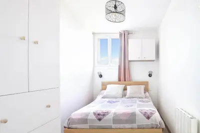 Un ou plusieurs lits dans un hébergement de l'établissement En bord de mer - Appt à moins d'un km de la plage