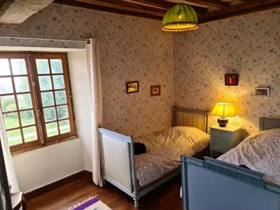 Un ou plusieurs lits dans un hébergement de l'établissement Prieuré saint Léonard, XIème siècle, Baie du mont saint Michel