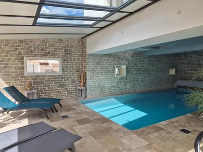 Piscine de l'établissement Villa Terre & Mer avec piscine intérieure proche Cabourg ou située à proximité