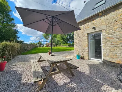 Jardin de l'établissement Gîtes Nos jours heureux - L'escapade, maison de campagne