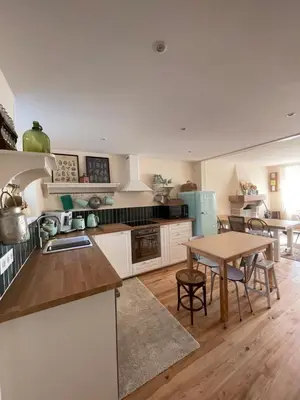 Cuisine ou kitchenette dans l'établissement -Les Petites Planches- Gîte Familial entre Terre & Mer