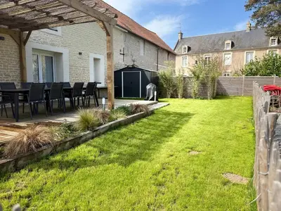 Jardin de l'établissement Belle maison au calme avec parking