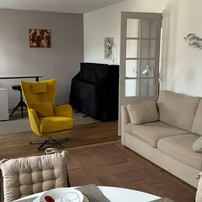 Appartement lumineux avec 2 chambres au cœur de Merville-Franceville - FR-1-465-111