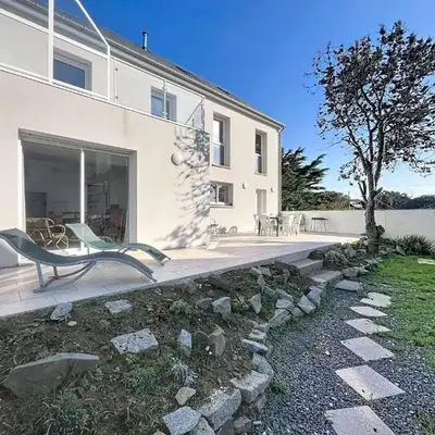 Villa moderne 5 chambres au bord de la plage avec parking inclus - FR-1-361-540