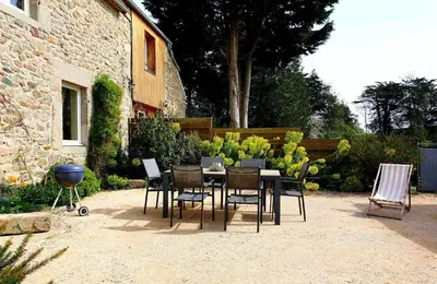 Jardin de l'établissement Le Refuge des Chouettes