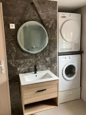 Salle de bains dans l'établissement Gîte des champs fondus