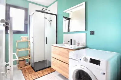 Salle de bains dans l'établissement Gîte Anna - Maison à proximité de la mer