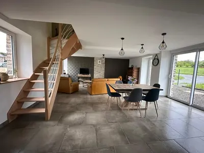 Coin salon dans l'établissement Gîte de Monthardrou