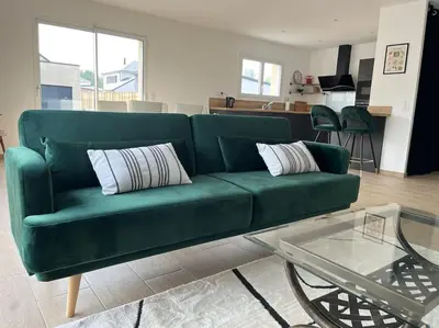 Coin salon dans l'établissement La Maison des Copains au coeur du DDAY