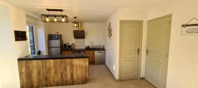 Cuisine ou kitchenette dans l'établissement Gite de Marcel