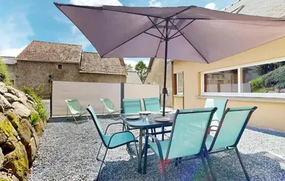 Terrasse ou espace extérieur de l'établissement Cozy Home In Sartilly-Baie-Bocage