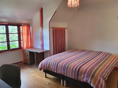 Un ou plusieurs lits dans un hébergement de l'établissement Maison confort, 3 chambres, plage à 2 pas, jardin privé sans vis-à-vis, équipements modernes. - FR-1-788-12