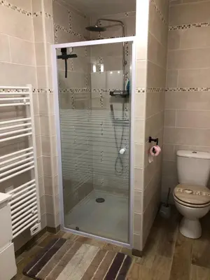 Salle de bains dans l'établissement Appartement proximité Saint lo