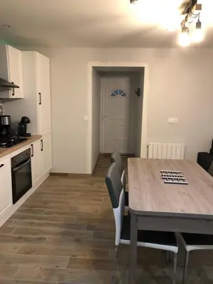 Cuisine ou kitchenette dans l'établissement Appartement proximité Saint lo