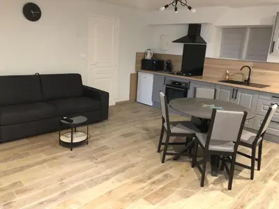 Cuisine ou kitchenette dans l'établissement Studio proximité Saint Lo
