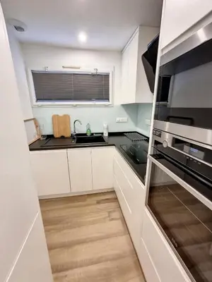 Cuisine ou kitchenette dans l'établissement Mont Gîte Des Herbus Salicorne 6personnes entre Granville et Mont Saint Michel
