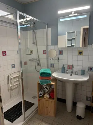 Salle de bains dans l'établissement Maison ALCEMA