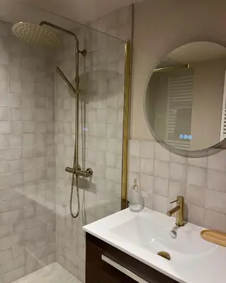 Salle de bains dans l'établissement Le Moulin de Blanchelande