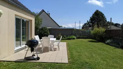 Jardin de l'établissement Un tour dans la Manche - A 500 m de la plage