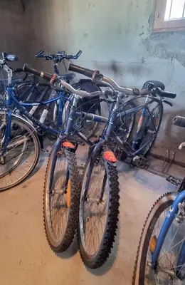 Vélo sur le terrain de l'établissement Studio au calme Accès Mer & Plage ou dans les environs