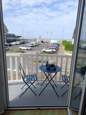 Balcon ou terrasse dans l'établissement Grand Bleu de Courseulles